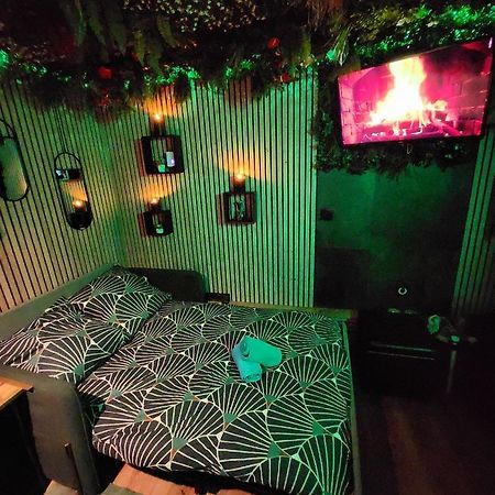 Jungle House Avec Jacuzzi A 10 Min De Disneyland -Taille Chambre- Conde-Sainte-Libiaire Exterior photo